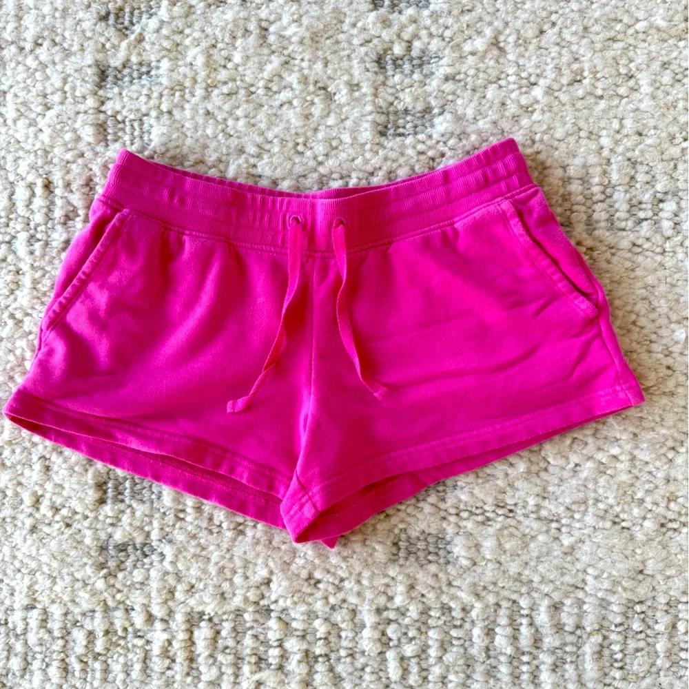 Casual shorts. Worn a few times! Excellent condition! - Picture 1 of 2